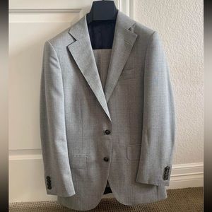 Men’s Suitsupply Grey Suit. Size 34R. Brand new. Never worn.